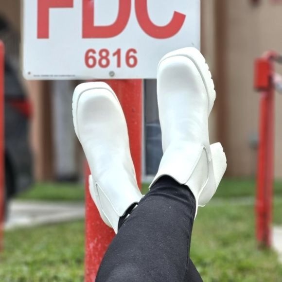 Women's Platform Heel Boots Chunky Ankle White Color - Picture 3 of 6